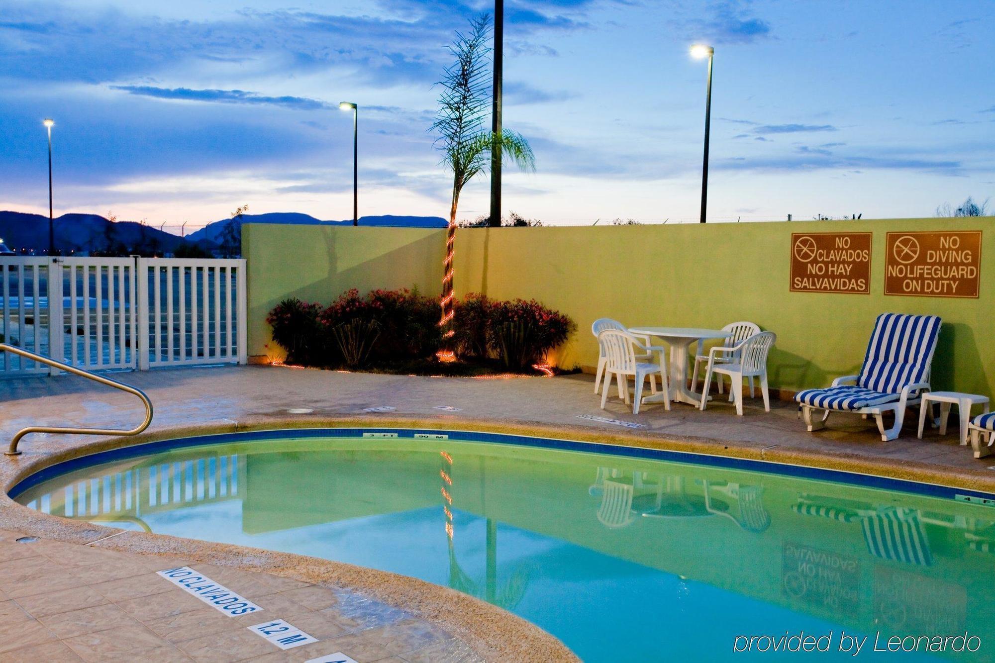 Holiday Inn Express Saltillo Zona Aeropuerto, an IHG Hotel Exterior foto